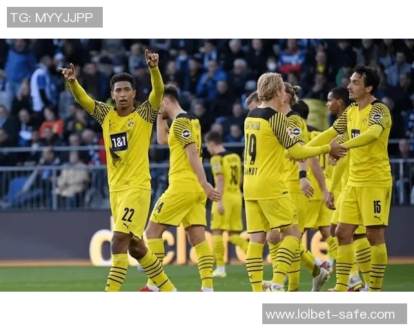 德甲激战：多特蒙德与皇马战成平局绝杀瞬间震撼全场分析