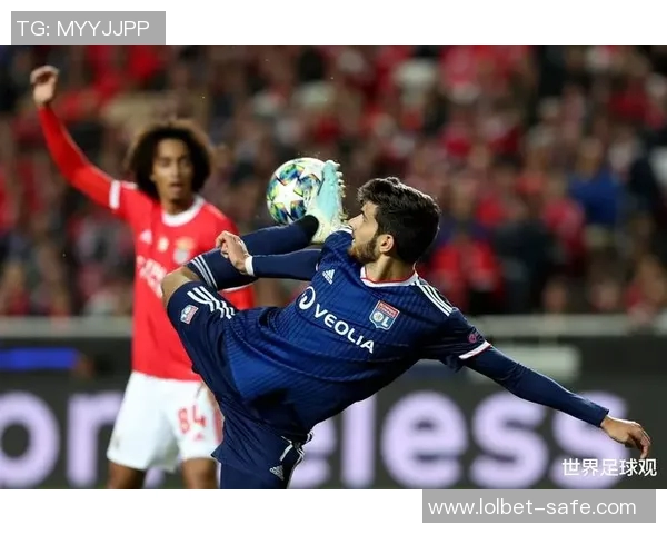 本菲卡大胜巴萨4-0震惊欧联杯赛场引发热议与讨论