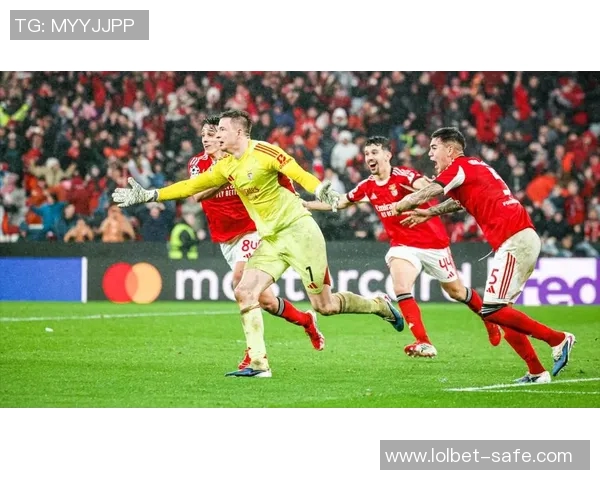 英超激战:那不勒斯狂胜皇马6比2赛后点评引发热议